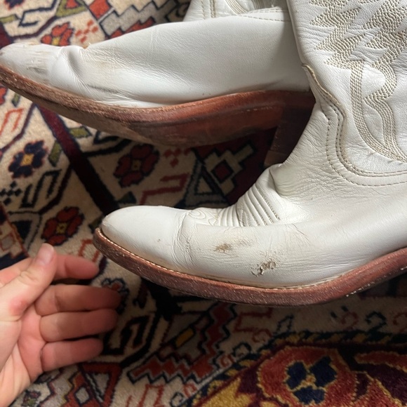 Vintage Dan Post White Cowboy Boots, size 8.5 - Picture 3 of 8
